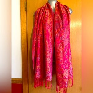 Large pink paisley wrap.